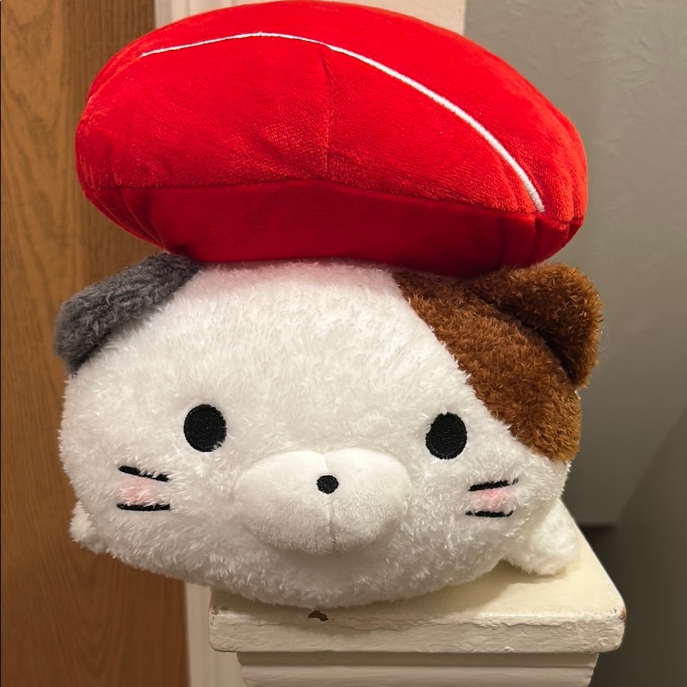 Round1 Exclusive Cat Plush with Red Beret or sushi